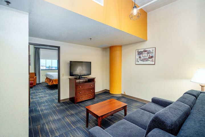 Room 30 of 74