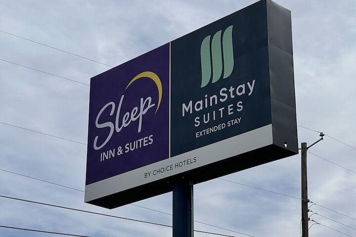 Hotel 4 of 30