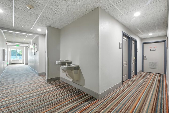 Country Inn & Suites by Radisson Merrillville, IN