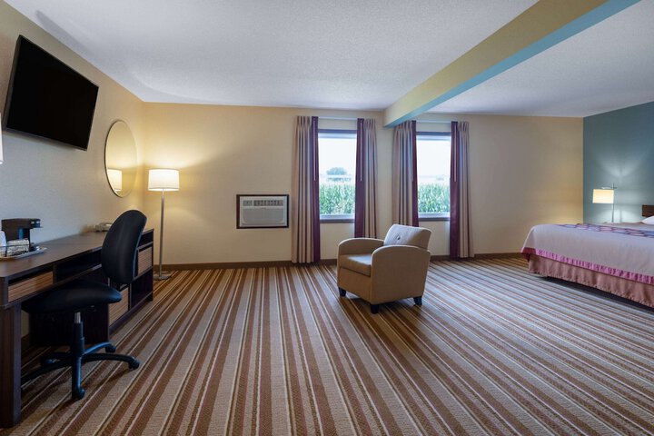 Room 10 of 36