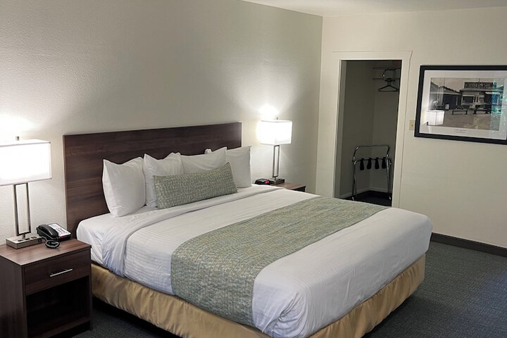 Room 12 of 43