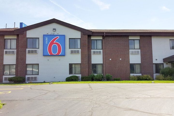 Motel 6 Saukville WI