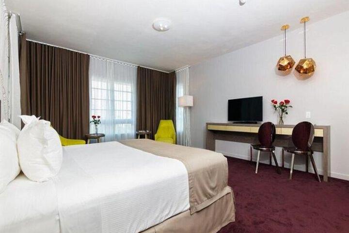 L Hotel