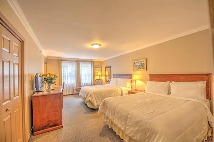 Room 44 of 61