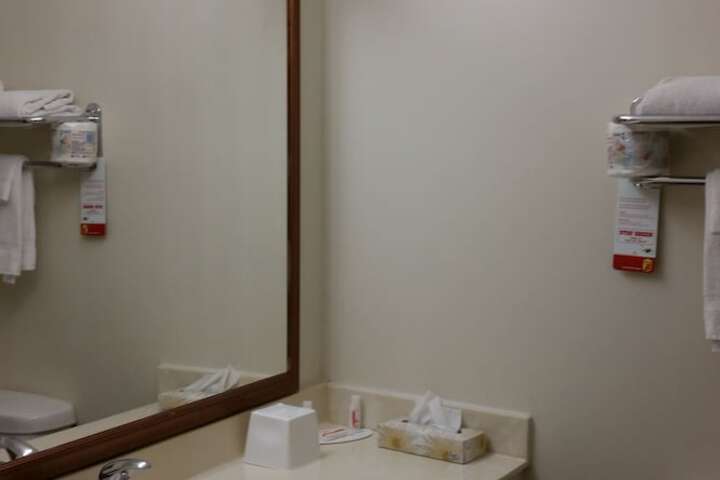 Room 32 of 37