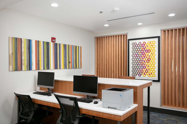 Holiday Inn Express & Suites Oakhurst - Yosemite Park Area by IHG
