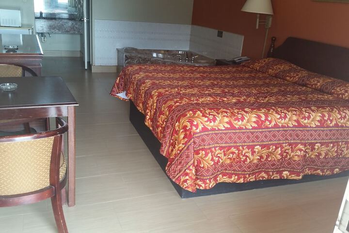 Room 18 of 29