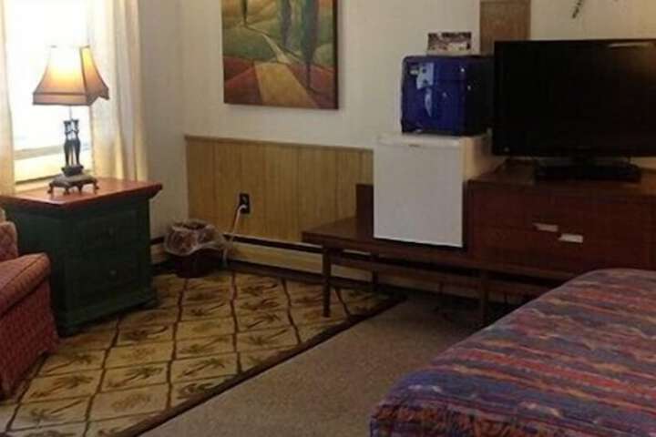 Room 25 of 65