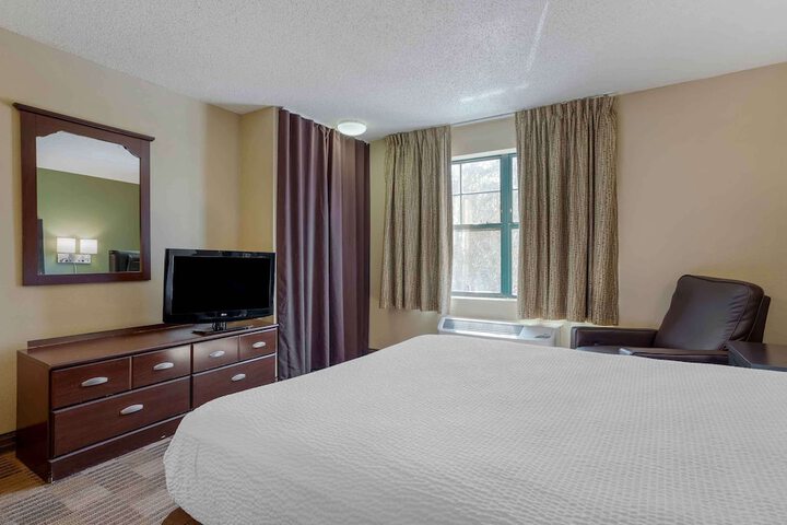 Room 13 of 24