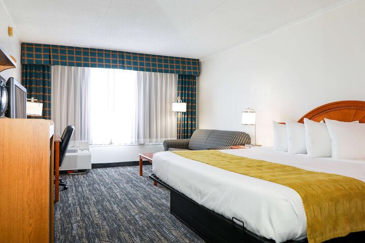 Ramada by Wyndham Cumberland Downtown