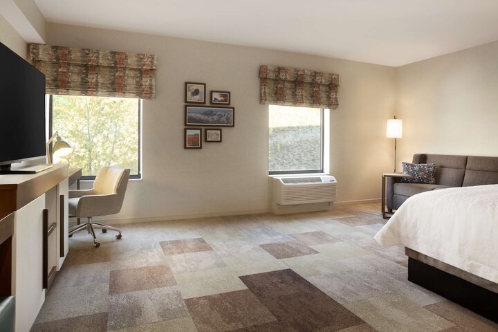 Room 10 of 29