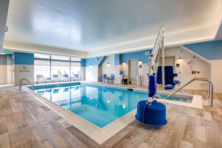 Hampton Inn & Suites Boston / Waltham