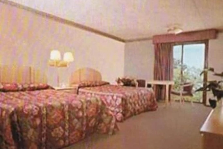 Room 12 of 14
