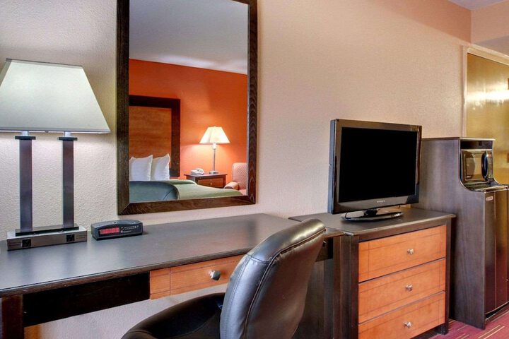 Room 8 of 24