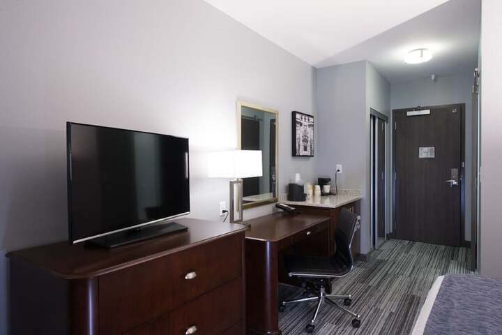 Room 10 of 48
