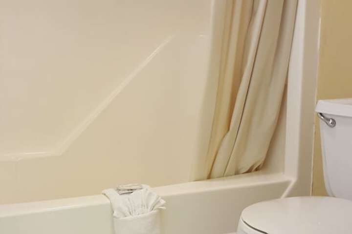 Room 18 of 27