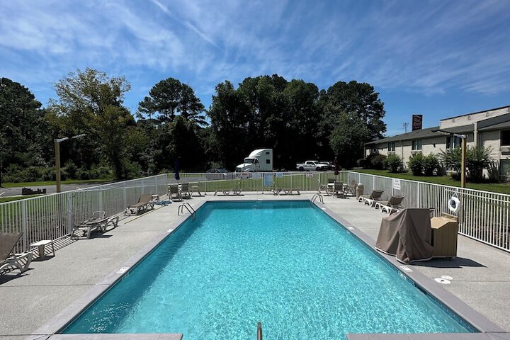 Pool 14 of 67