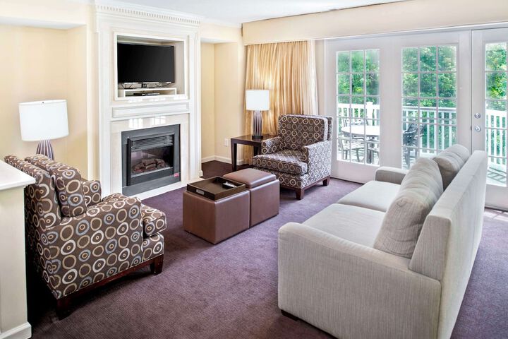 Room 32 of 46