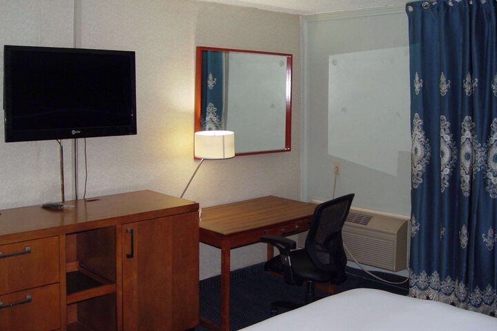 Room 56 of 76