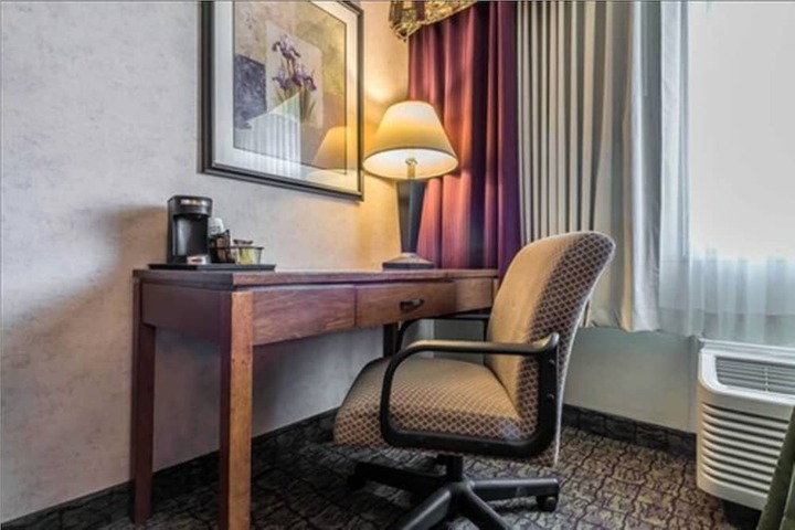 Room 9 of 29