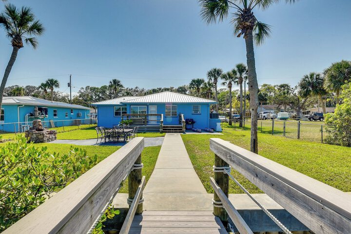Riverfront Port Orange Home w / Dock & Slip!