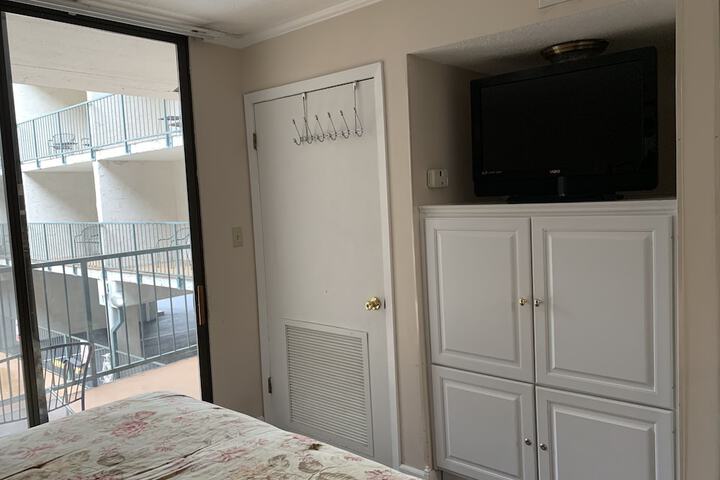 Room 82 of 165