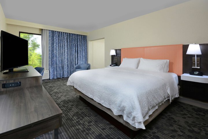 Room 33 of 54