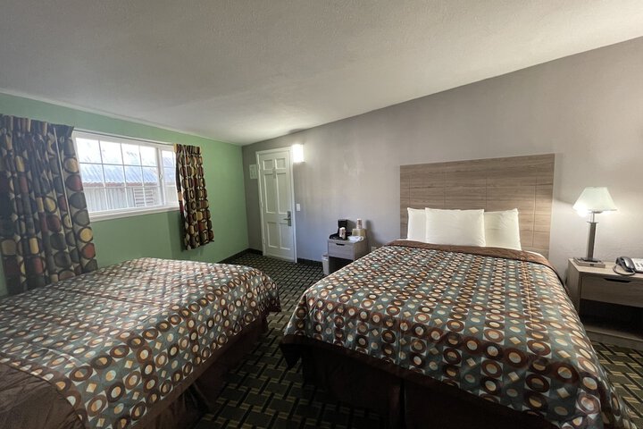 Room 18 of 84
