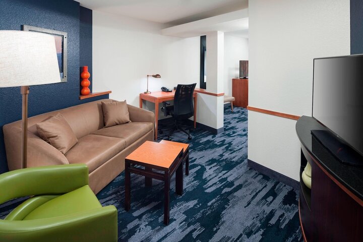 Room 12 of 32