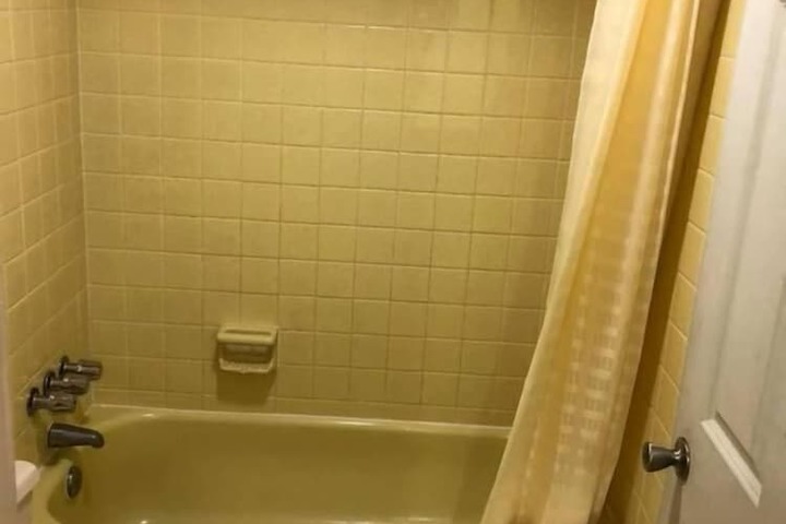 Room 11 of 48