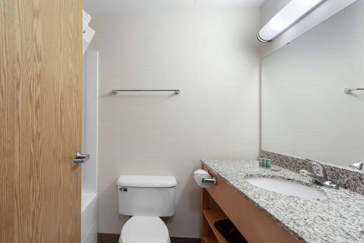Best Western Grande Prairie Hotel & Suites