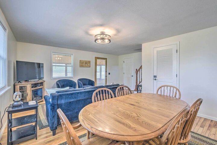 Watkins Glen Lakeview Cottage w / Waterfall!