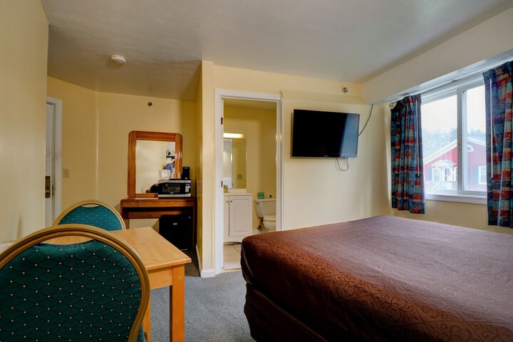 Room 9 of 20