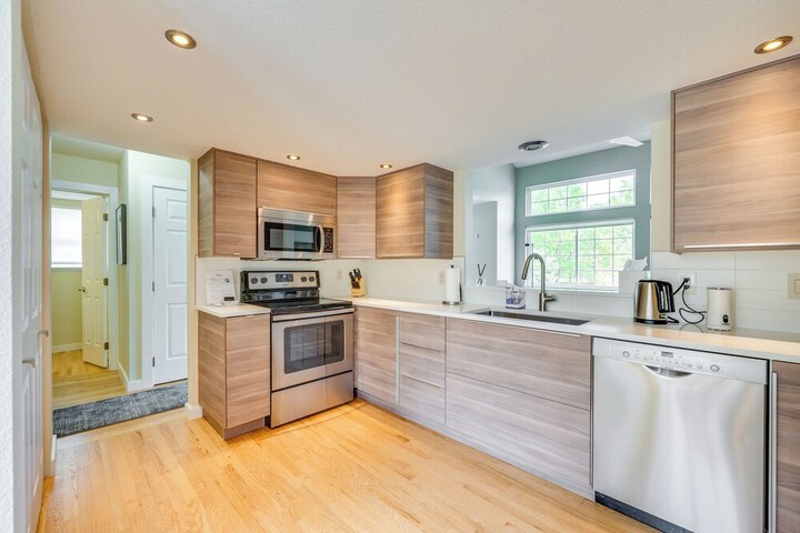 13 Mi to Dtwn Denver: Arvada Townhome w / Deck