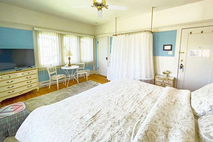 Room 33 of 88