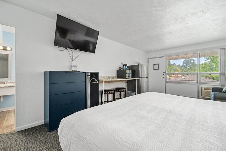 Room 27 of 55