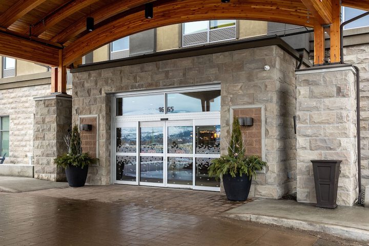 Four Points by Sheraton Kelowna Airport