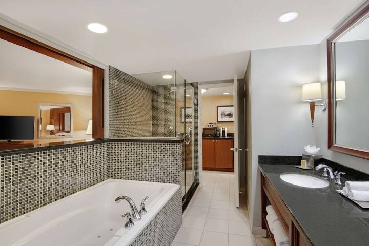 DoubleTree by Hilton Stamford