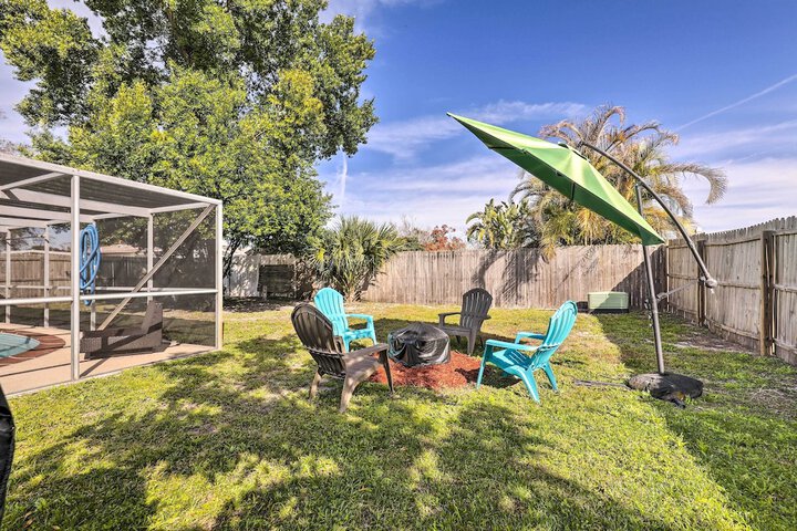 Family Home w / Lanai & Yard in Port Richey!