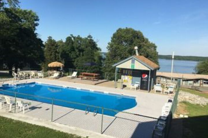 Buzzard Rock Resort & Marina