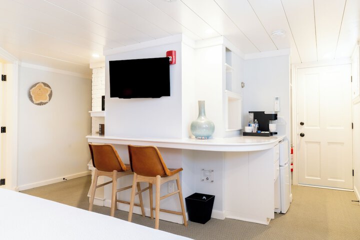 Room 10 of 34