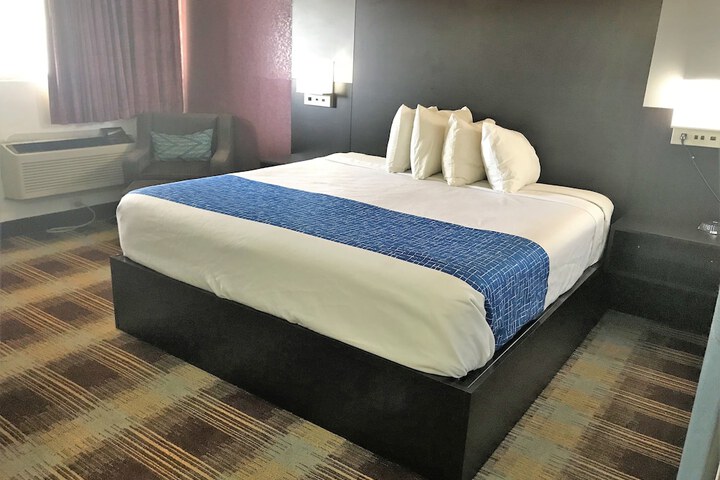 Room 15 of 18