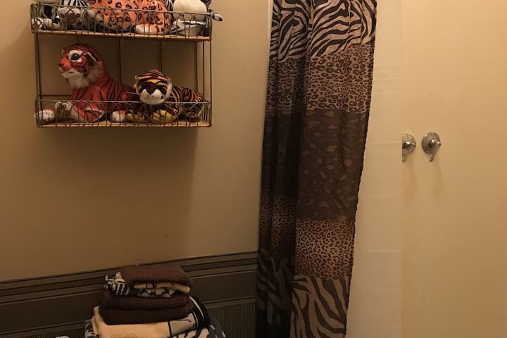 Room 28 of 41