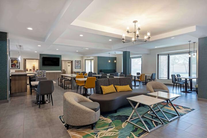 Breakfast/Coffee Service 29 of 33