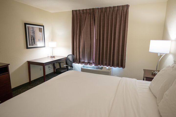 Room 30 of 76