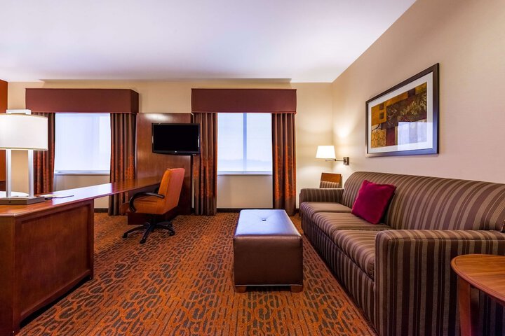 Room 32 of 53