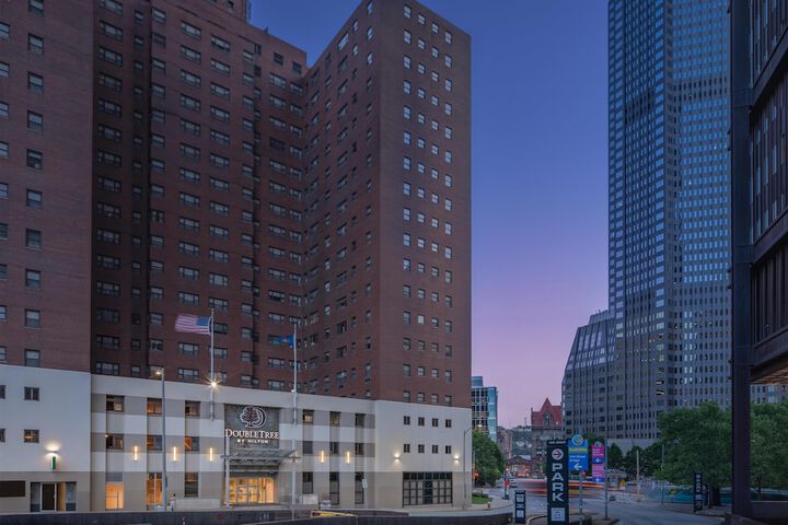 DoubleTree by Hilton Hotel & Suites Pittsburgh Downtown