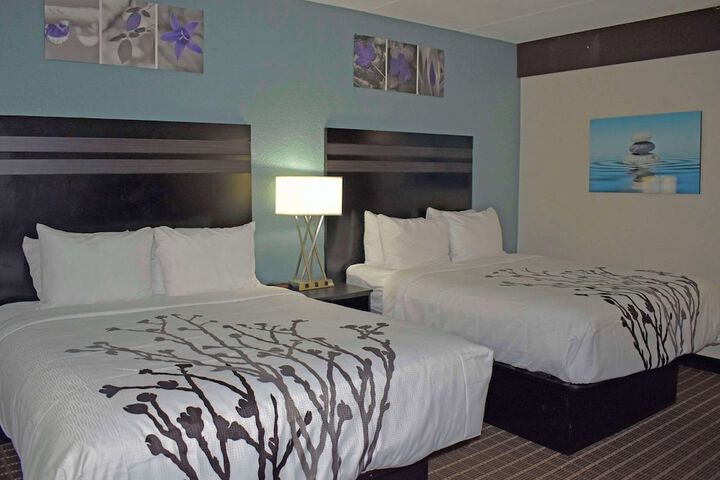 Room 40 of 142