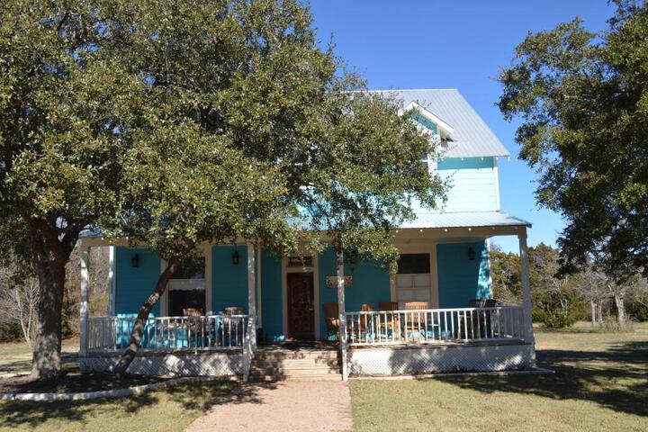 Yellow House B & B
