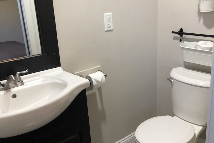 Room 33 of 74